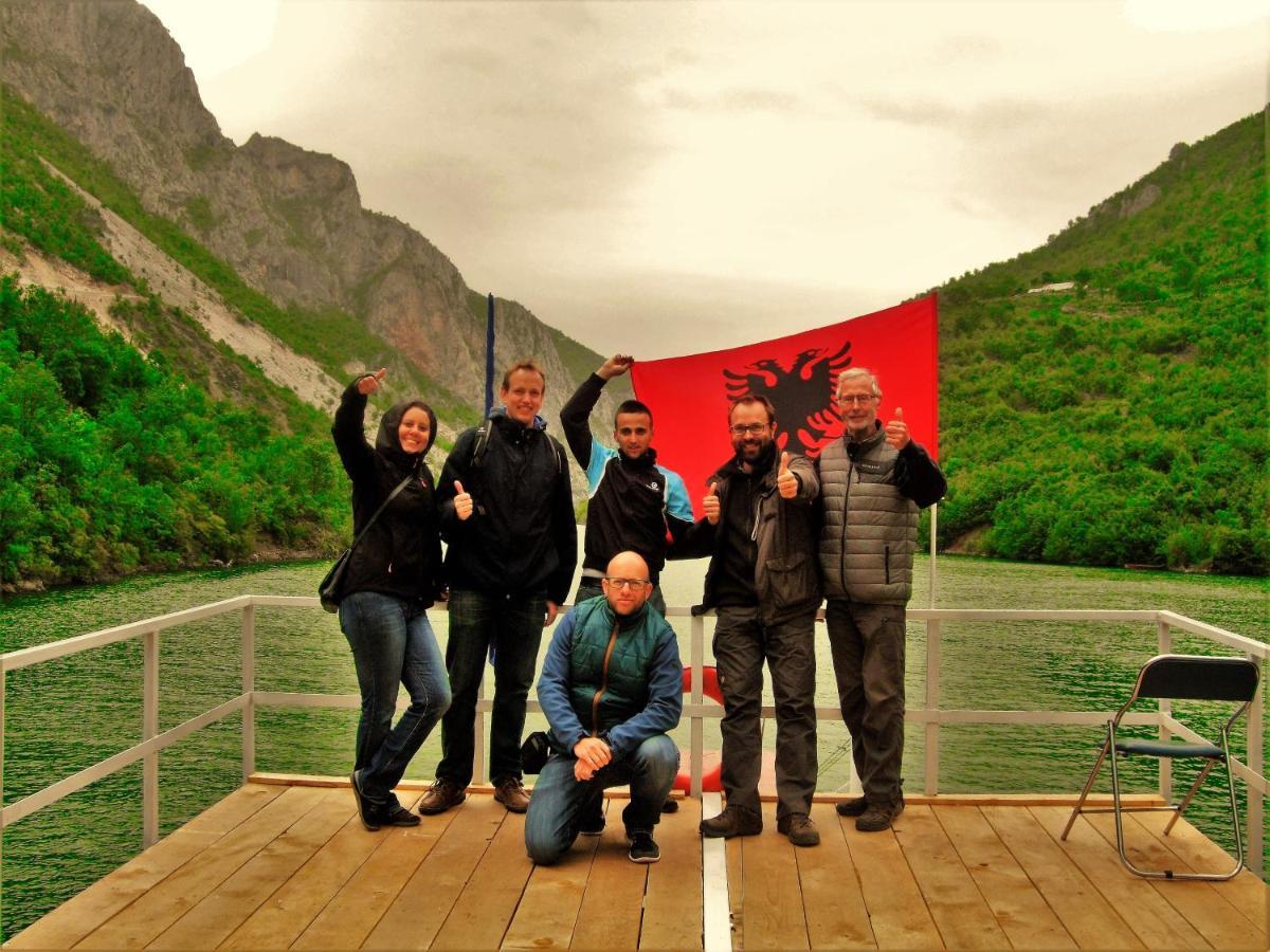 Rozafa Ferry & Accommodation Koman Bagian luar foto