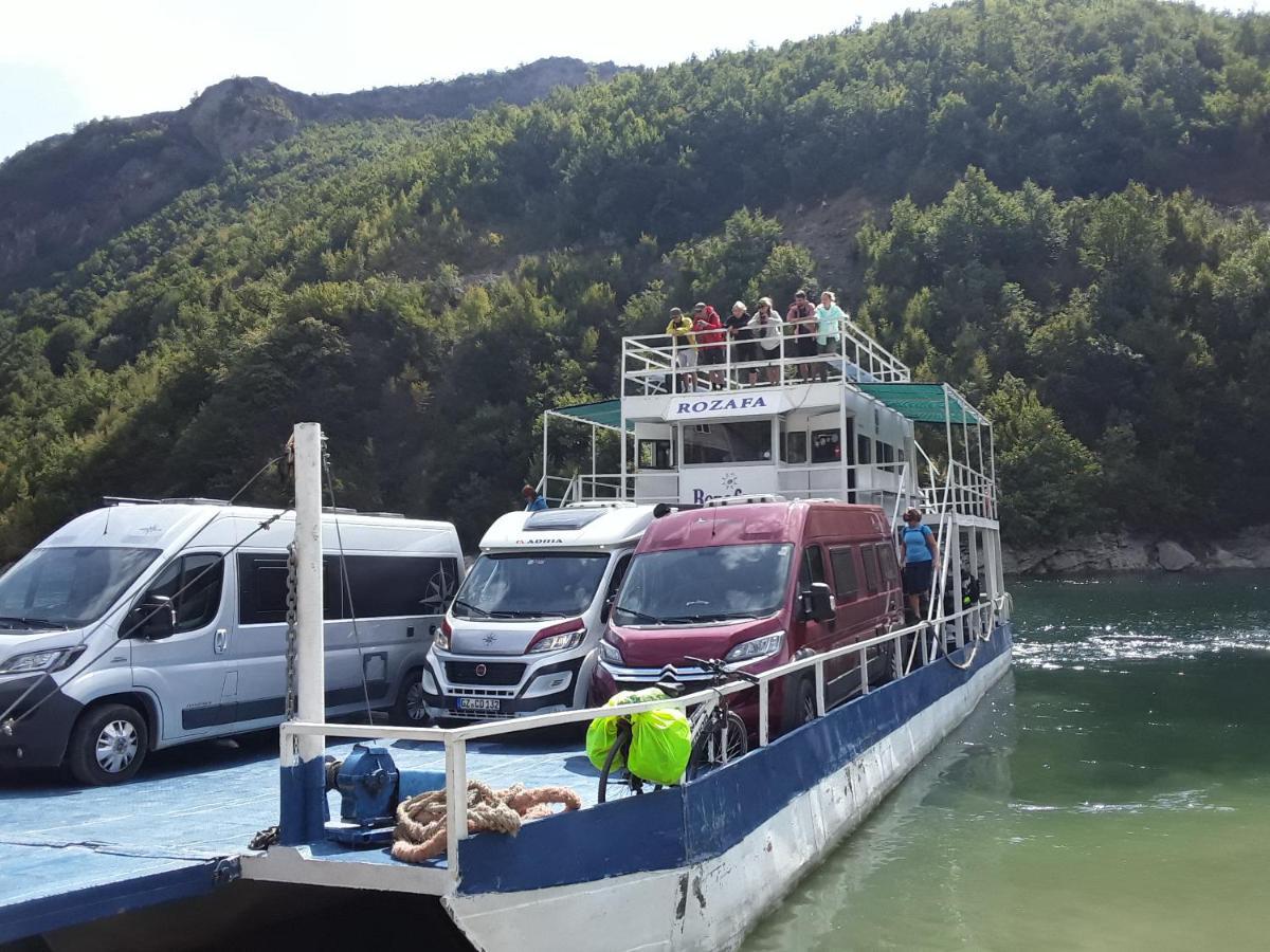 Rozafa Ferry & Accommodation Koman Bagian luar foto