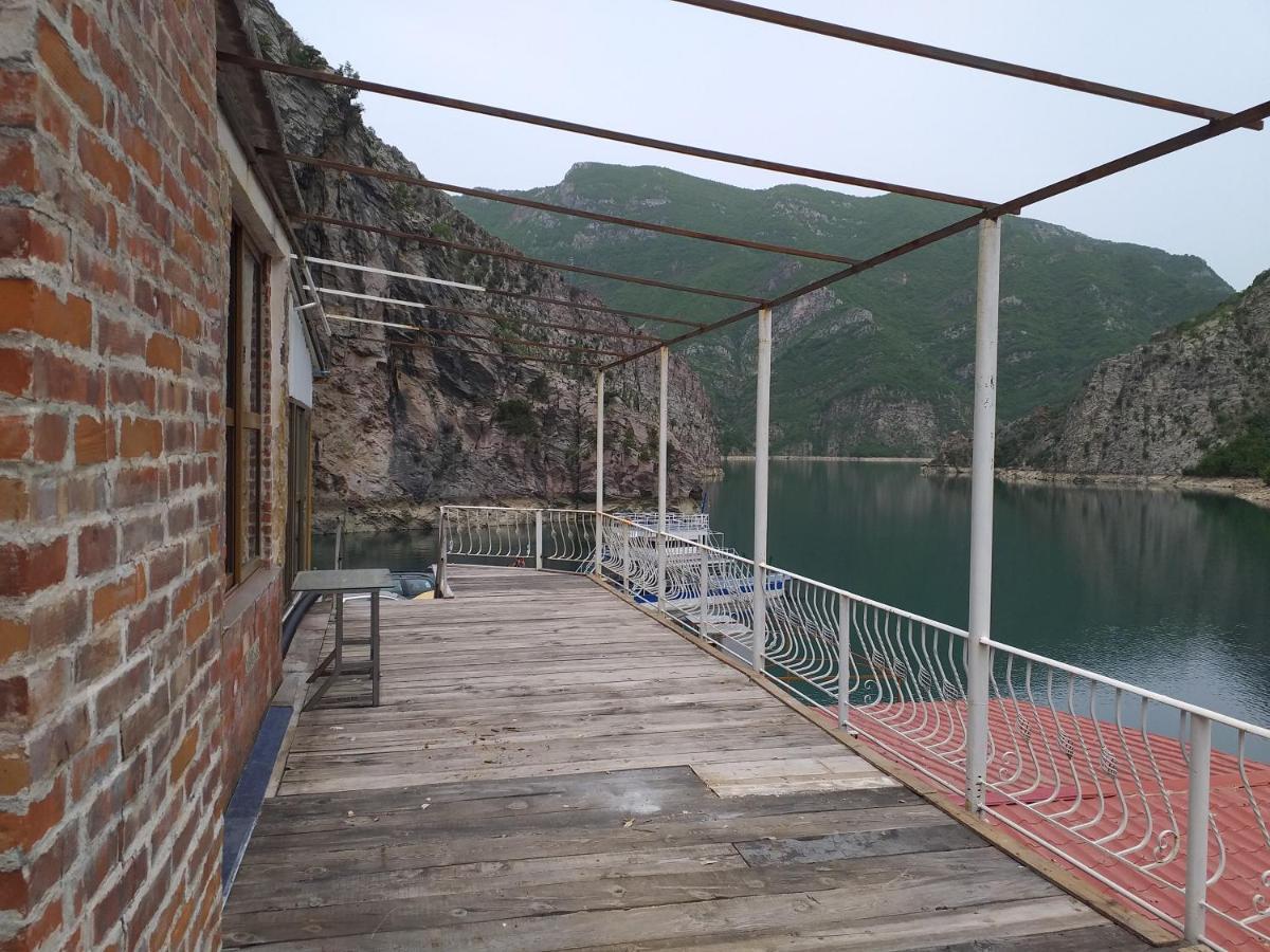 Rozafa Ferry & Accommodation Koman Bagian luar foto